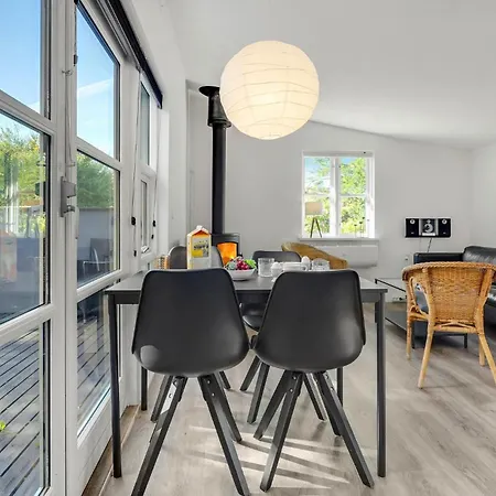 2 Bedroom Stunning In Vaeggerlose * Bøtø By